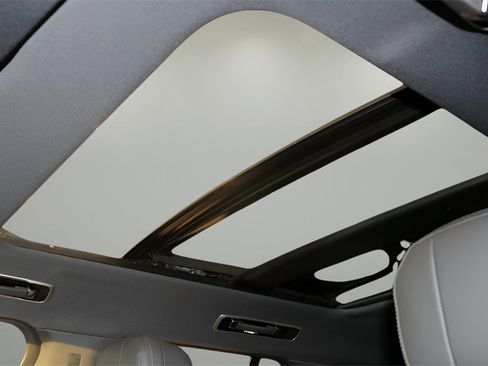 New 2026 Land Rover Range Rover SE image 22