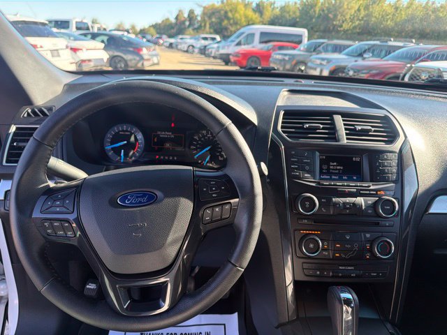 Used 2017 Ford Explorer XLT FWD image 12