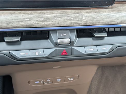 Certified 2024 Kia EV9 Land AWD/4WD image 23
