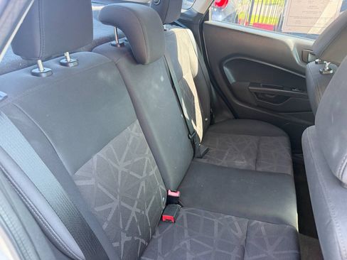 Used 2013 Ford Fiesta SE FWD image 18