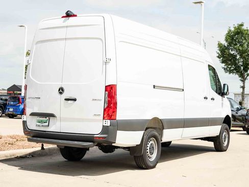 Used 2025 Mercedes-Benz Sprinter 2500 image 2