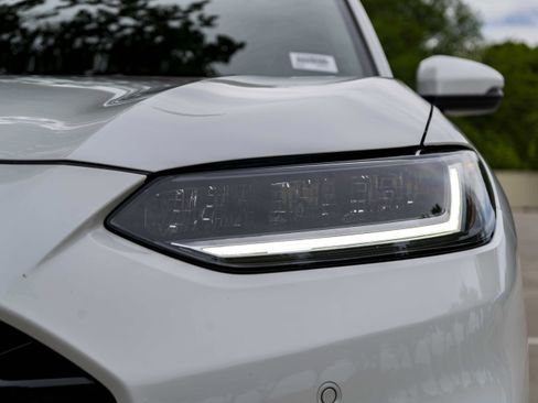 Used 2024 Honda HR-V EX-L image 11