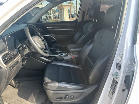 Used 2023 Kia Telluride S FWD image 5