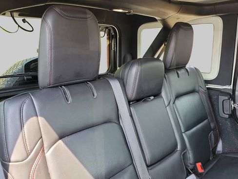 Used 2019 Jeep Wrangler Unlimited Rubicon AWD/4WD image 34