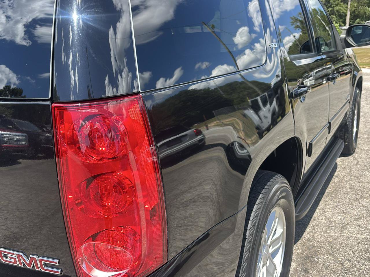 Used 2010 GMC Yukon SLT RWD image 7