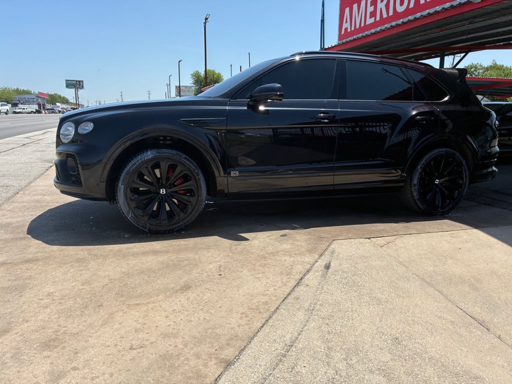 Used 2021 Bentley Bentayga AWD/4WD image 12