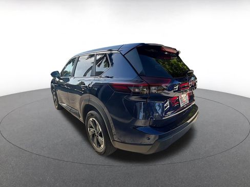 Used 2025 Nissan Rogue SV AWD/4WD image 6
