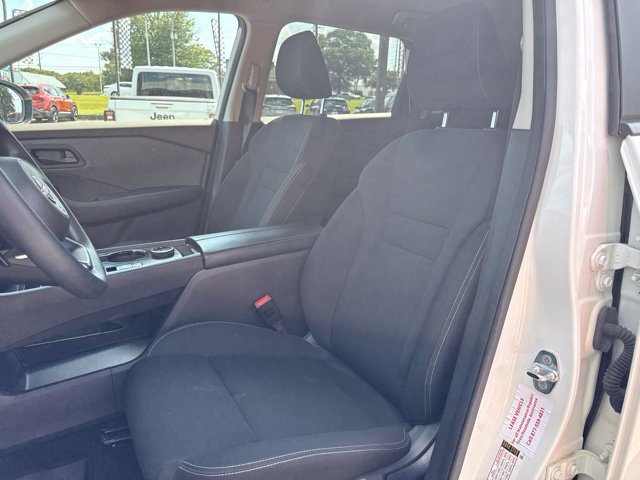Used 2023 Nissan Rogue S AWD/4WD image 9