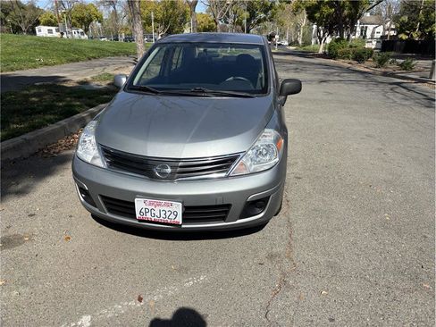Used 2011 Nissan Versa 1.8 S FWD image 2