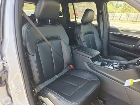 New 2026 Jeep Grand Cherokee Limited w/ Limited Altitude Package AWD/4WD image 16