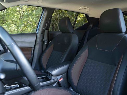 Used 2023 Nissan Kicks SR FWD image 17