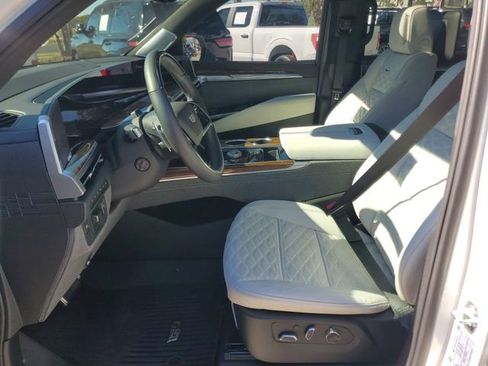 Certified 2025 Cadillac Escalade Sport Platinum image 16