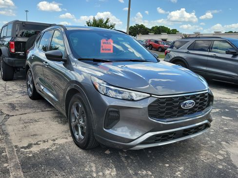 Certified 2023 Ford Escape ST-Line w/ Tech Pack #1 FWD image 6