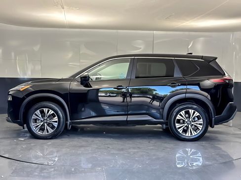 Used 2023 Nissan Rogue SV FWD image 6