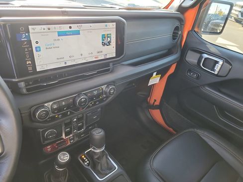 Used 2025 Jeep Wrangler Unlimited Rubicon 392 image 19