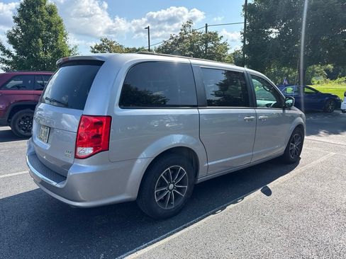 Used 2018 Dodge Grand Caravan GT FWD image 6