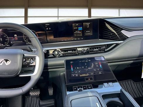 New 2026 INFINITI QX80 Luxe image 6