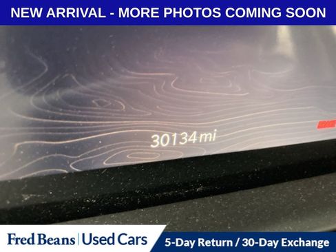 Used 2022 Jeep Grand Cherokee L Limited w/ Black Appearance Package image 15