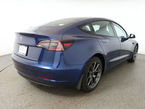Used 2021 Tesla Model 3 Standard Range Plus image 4
