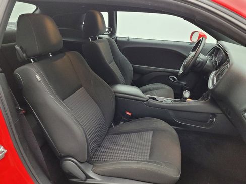 Used 2017 Dodge Challenger SXT image 21