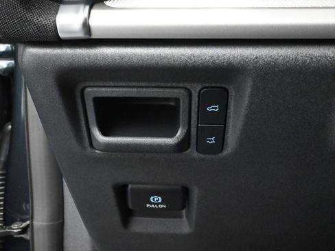 New 2025 Ford Expedition Active image 18