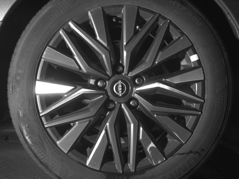 Used 2025 Nissan Altima 2.5 SV image 15