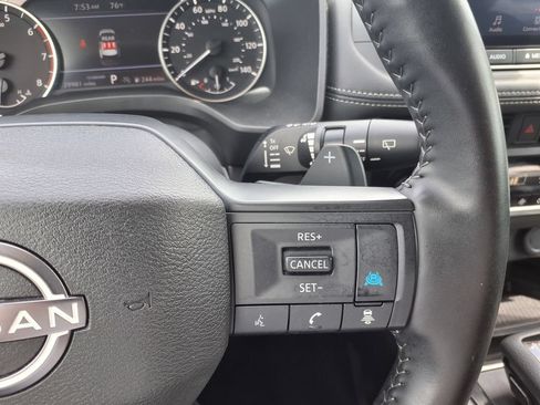 Used 2025 Nissan Rogue SV FWD image 24