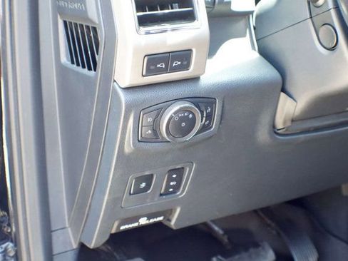 Used 2022 Ford F250 Lariat w/ Lariat Ultimate Package AWD/4WD image 35