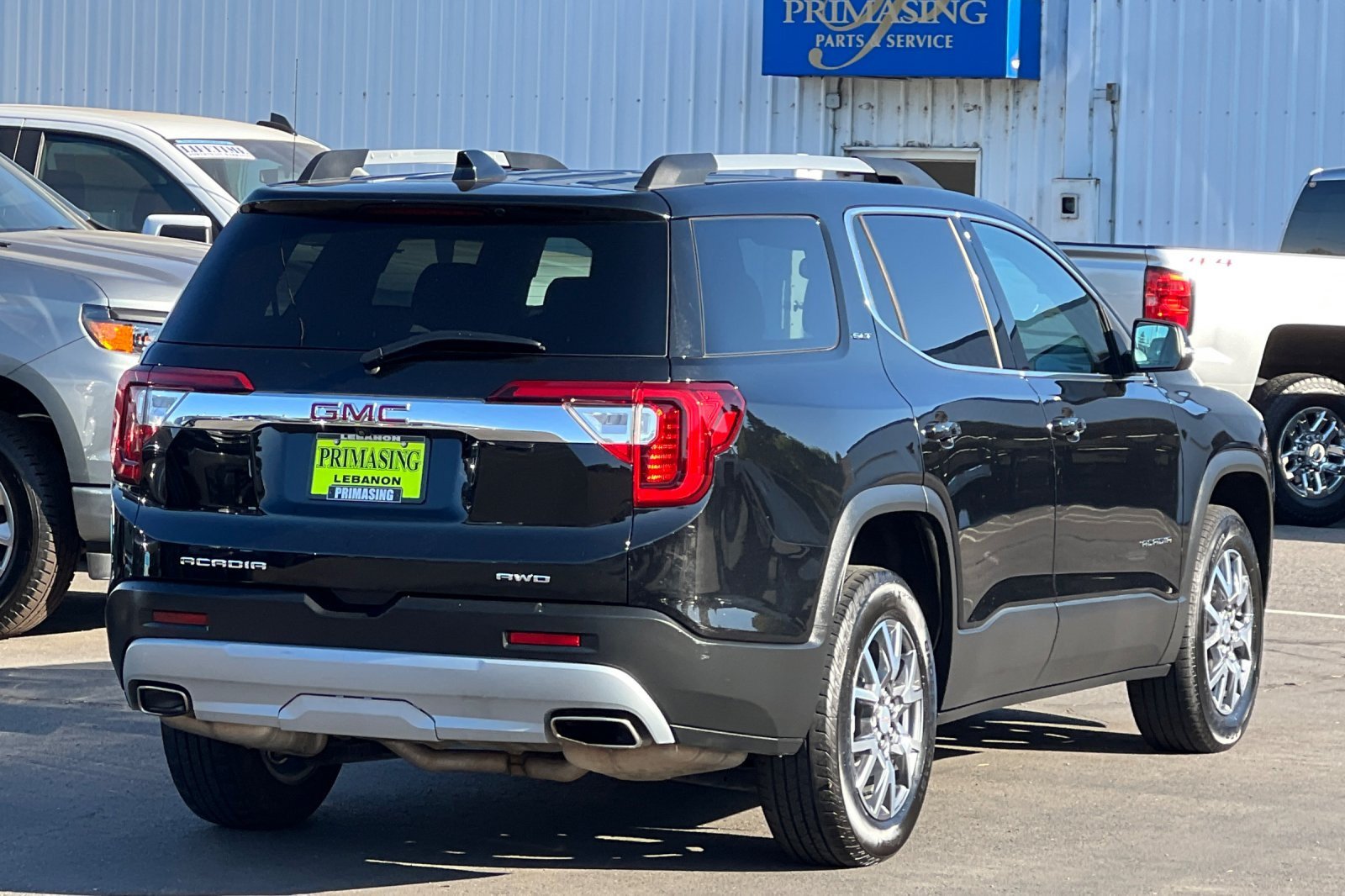 Used 2023 GMC Acadia SLT AWD/4WD image 4
