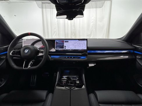 Used 2025 BMW i5 M60 w/ Premium Package image 8