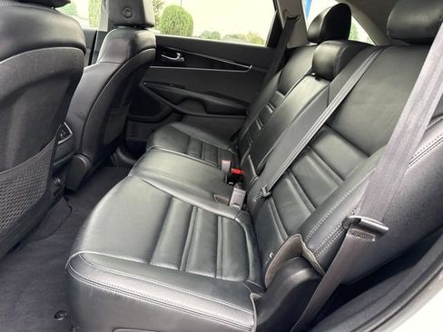 Used 2020 Kia Sorento EX AWD/4WD image 23