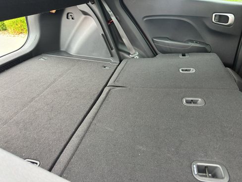 Used 2025 Hyundai Venue SEL FWD image 34