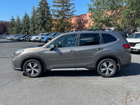 Used 2020 Subaru Forester Touring AWD/4WD image 2