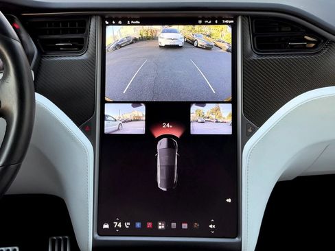 Used 2018 Tesla Model X 75D AWD/4WD image 18
