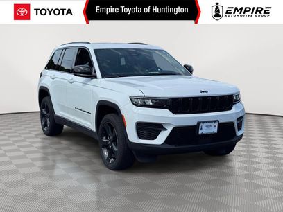 Used 2023 Jeep Grand Cherokee Altitude
