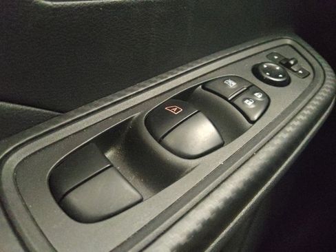 Used 2025 Nissan Versa S w/ Trunk Package FWD image 27