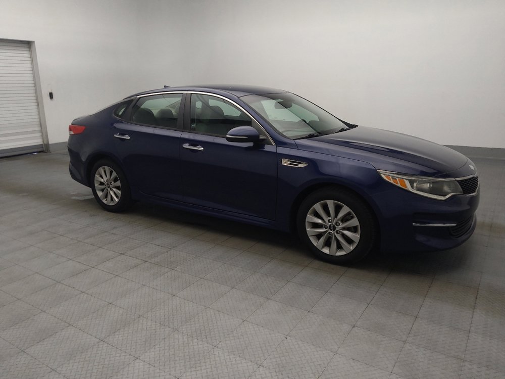 Used 2018 Kia Optima LX w/ 17" Alloy Wheels Package FWD image 11