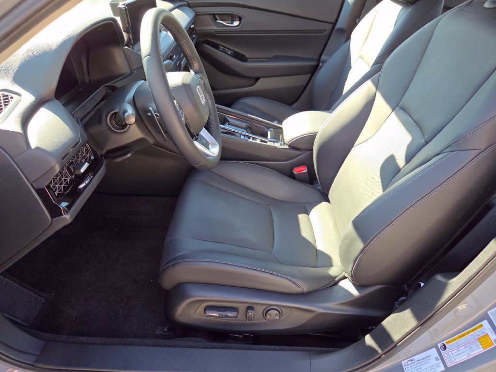 Used 2025 Honda Accord Touring image 6