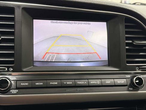 Used 2018 Hyundai Elantra Value Edition FWD image 19