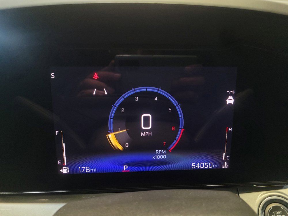 Used 2024 Chevrolet Trax LT w/ Driver Confidence Package FWD image 23