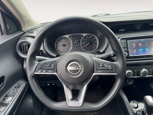 Used 2022 Nissan Kicks S image 12