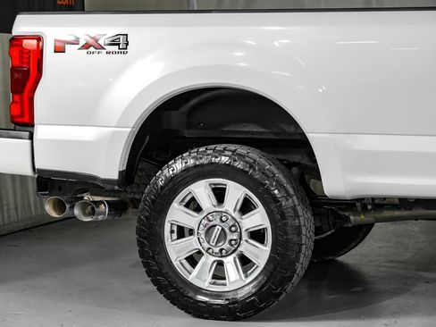 Used 2019 Ford F250 Platinum w/ Platinum Ultimate Package AWD/4WD image 6