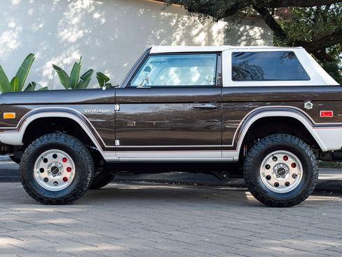 Used 2024 Ford Bronco Black Diamond image 53