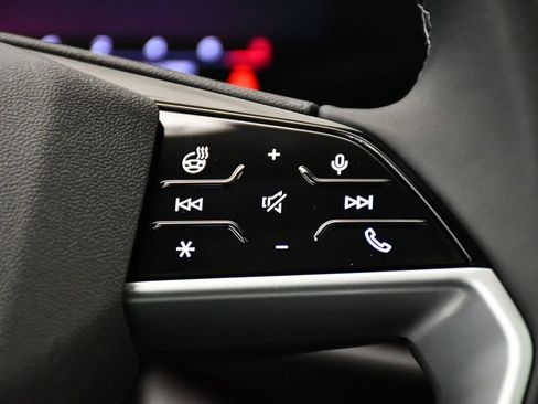 Used 2025 Audi Q5 Premium w/ Convenience Package image 23