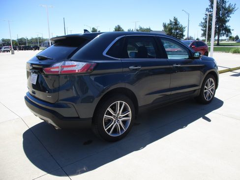 Used 2024 Ford Edge Titanium AWD/4WD image 6
