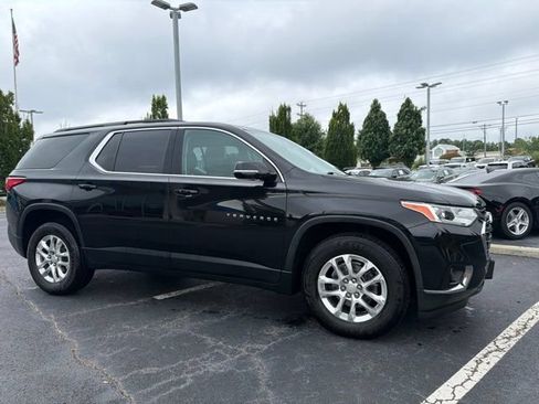 Used 2021 Chevrolet Traverse LT FWD image 4
