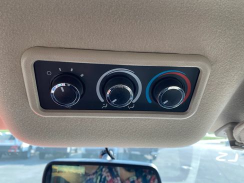 Used 2017 Chevrolet Express 3500 LS RWD image 15