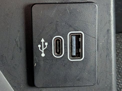 Used 2025 Ford F150 Lariat w/ Equipment Group 501A Mid image 20