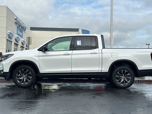 Used 2025 Honda Ridgeline Sport image 6