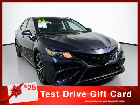 Used 2022 Toyota Camry SE FWD image 1